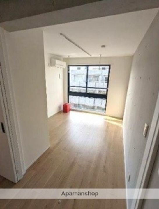 東京都渋谷区幡ヶ谷3丁目の賃貸マンションの居間
