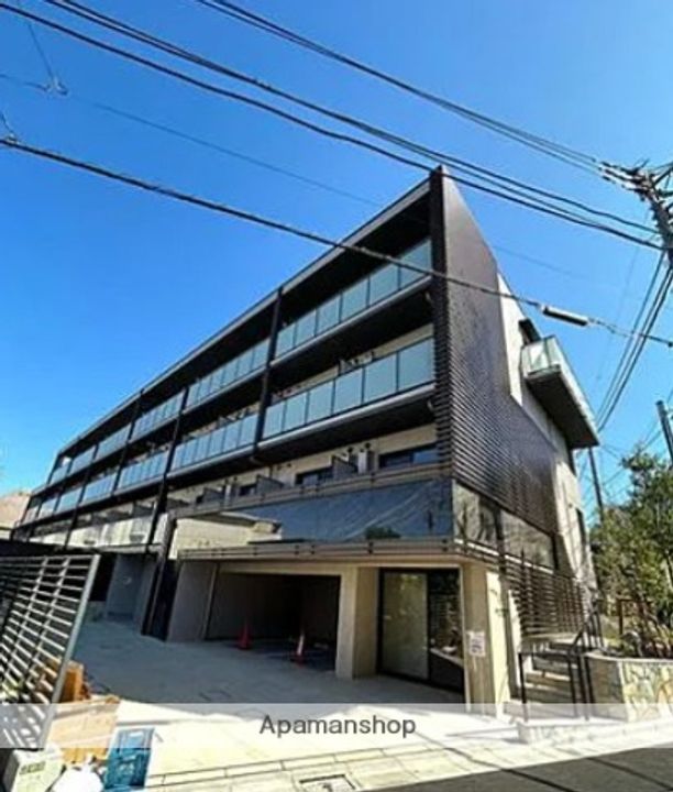 東京都世田谷区下馬5丁目の賃貸マンションの外観