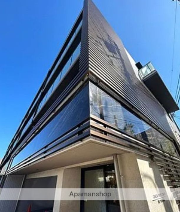 東京都世田谷区下馬5丁目の賃貸マンションの外観