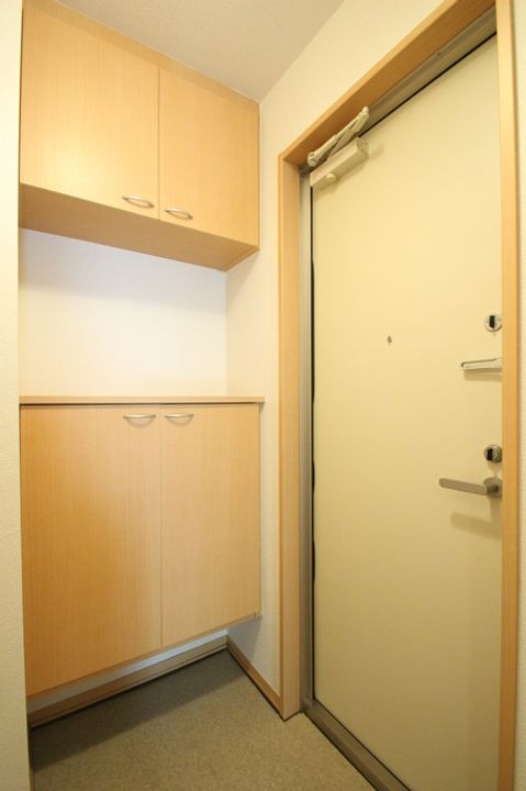 メゾン テラの玄関