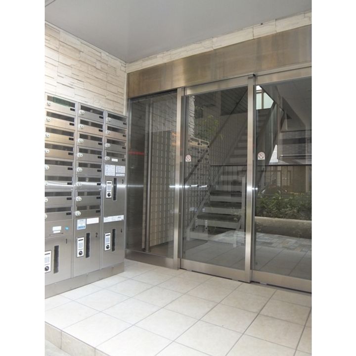 ラ・ヴィータの周辺