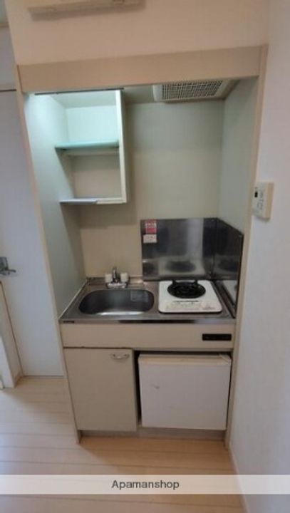 東京都足立区足立2丁目の賃貸アパートのキッチン