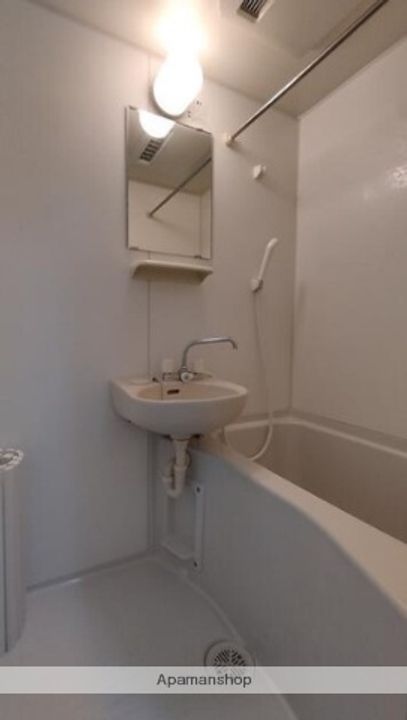 東京都足立区足立2丁目の賃貸アパートの風呂