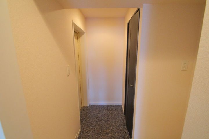 EXCEL KEIWAの玄関