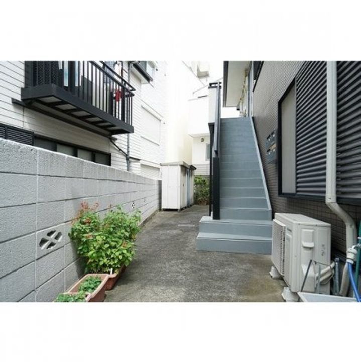 東京都北区赤羽西1丁目の賃貸アパートの外観