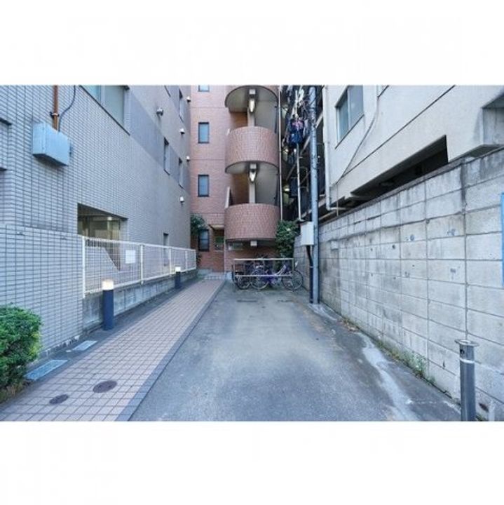 クレール・カサベルデの外観