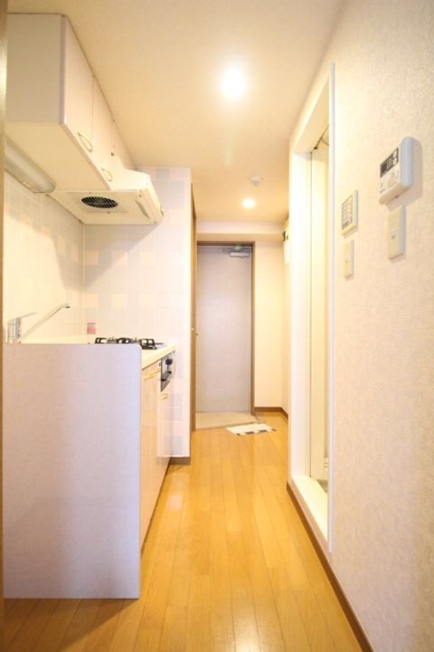 神奈川県川崎市中原区新丸子町の賃貸マンションの玄関