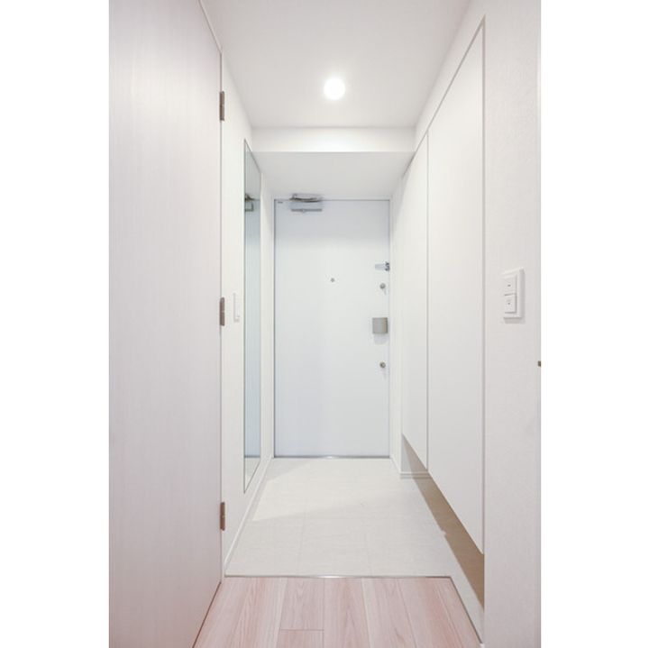 コンフォリア・リヴ大森西の玄関