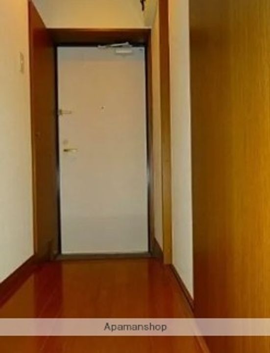 東京都世田谷区代田2丁目の賃貸マンションの玄関