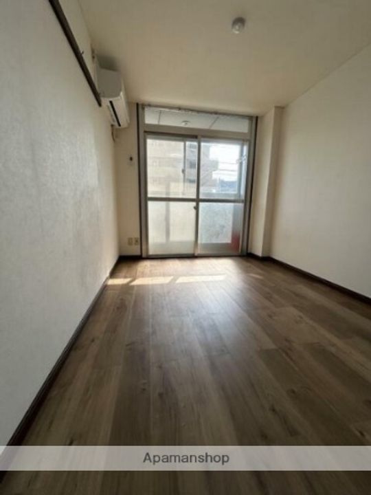 尾山台QSハイムの居間