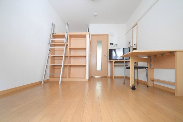 レオパレス英の居間