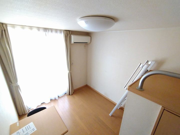 レオパレス英の居間