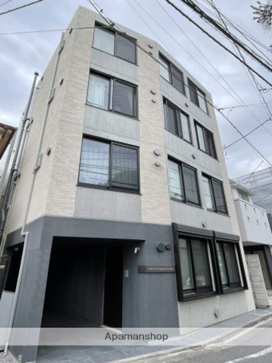 東京都世田谷区豪徳寺1丁目の賃貸マンションの外観