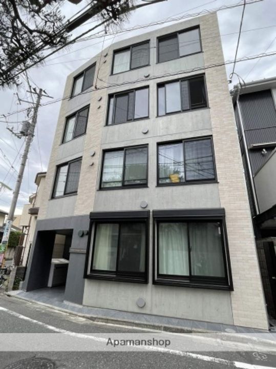 東京都世田谷区豪徳寺1丁目の賃貸マンションの外観