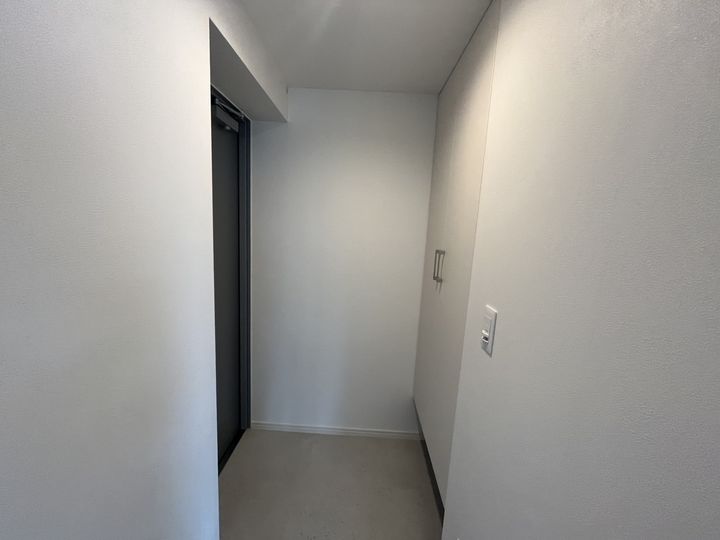 東京都江東区清澄3丁目の賃貸マンションの玄関