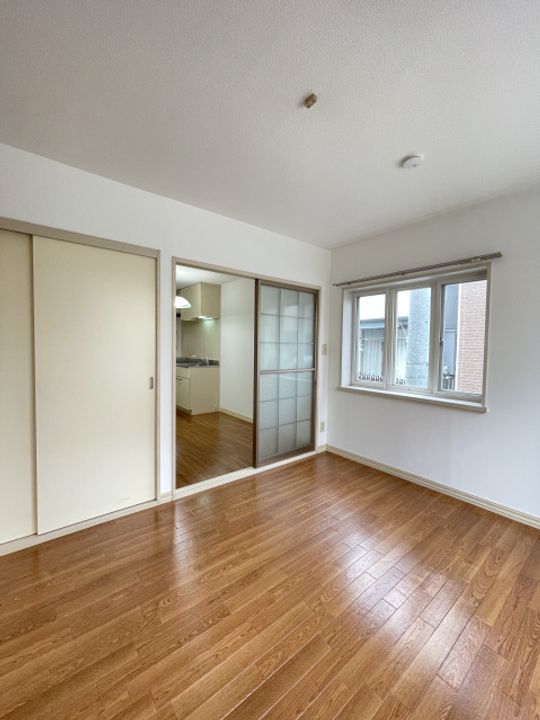 サニーハウス101号室の居間