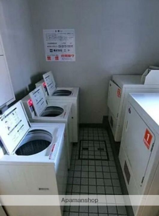 東京都杉並区西荻南3丁目の賃貸マンションの外観