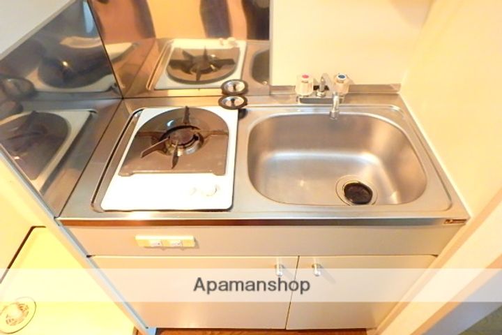 東京都江東区北砂3丁目の賃貸マンションのキッチン