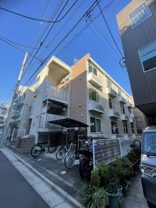 レオパレスメゾン錦の外観