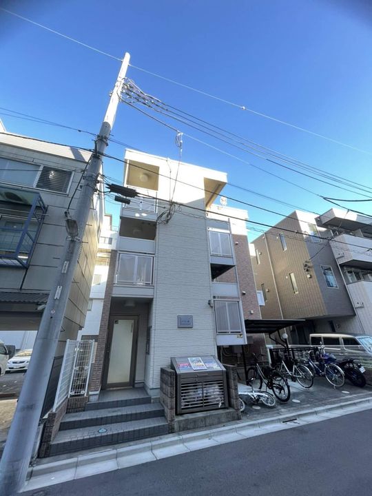 レオパレスメゾン錦の外観