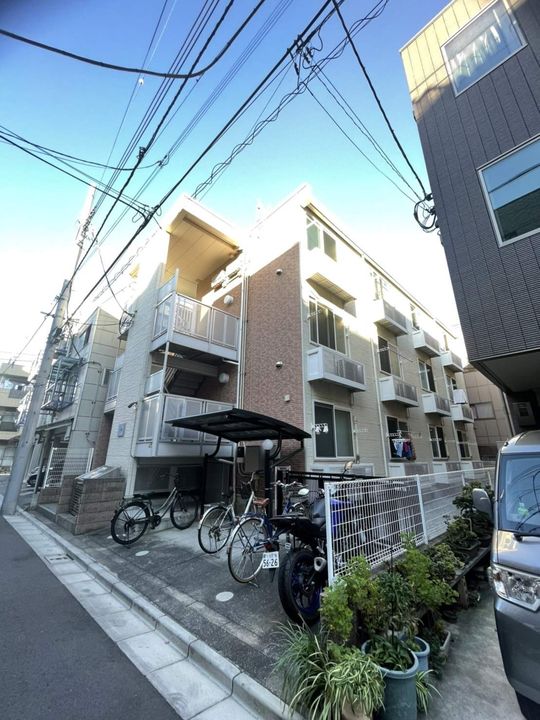 レオパレスメゾン錦の外観