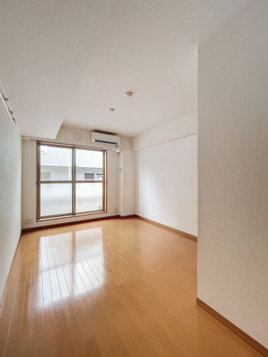 スカイコート東京ベイ・東雲407号室の居間