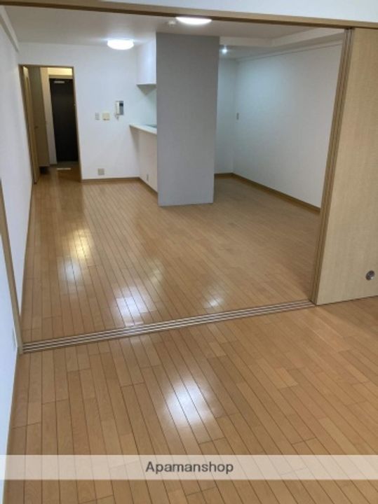 グランカーサ浅草の居間