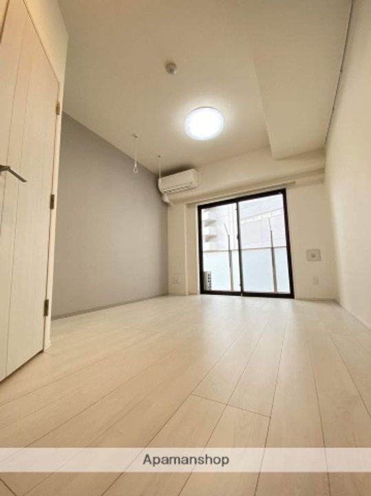 東京都江東区塩浜2丁目の賃貸マンションの居間