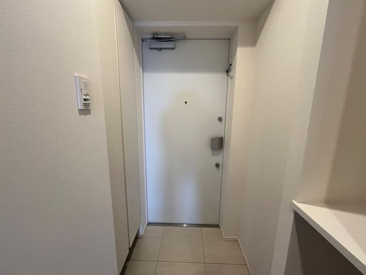 アジールコート門前仲町の玄関