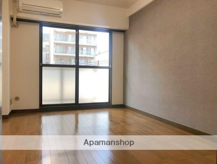 東京都豊島区東池袋2丁目の賃貸マンションの居間