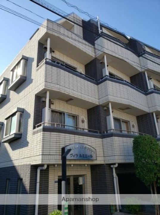 東京都渋谷区本町6丁目の賃貸マンションの外観