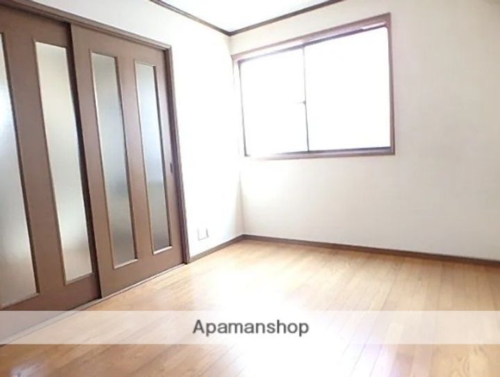 東京都北区滝野川7丁目の賃貸アパートの居間