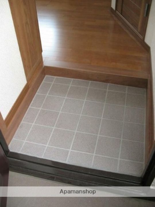 ティファニーマンションの玄関