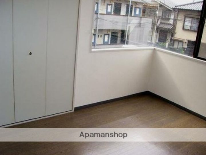 東京都北区滝野川3丁目の賃貸マンションの居間