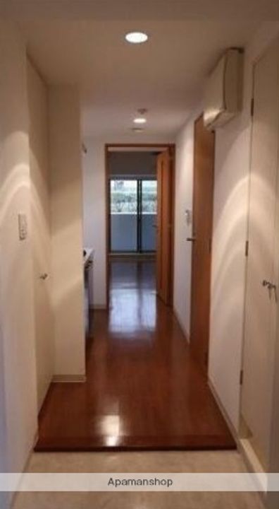 グランハイツ東中野の玄関