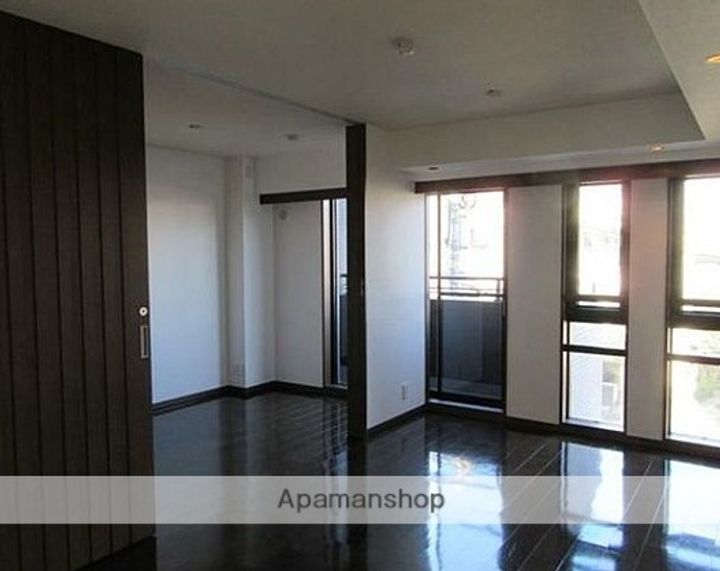 東京都文京区千石2丁目の賃貸マンションの居間