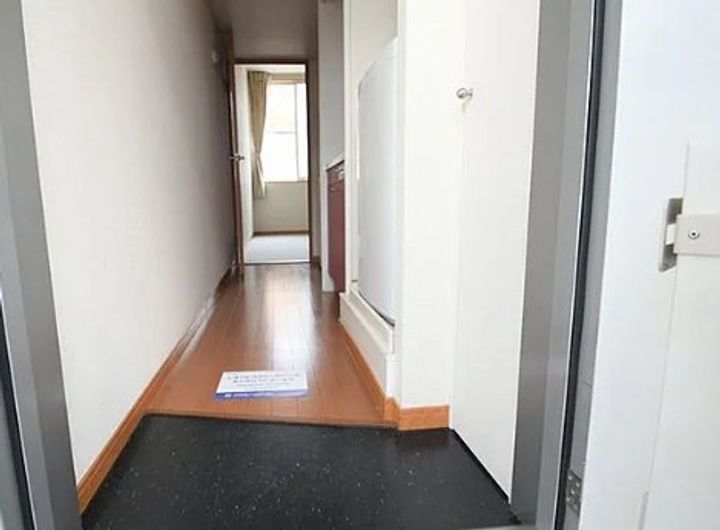 レオパレスサン・リベルタの玄関