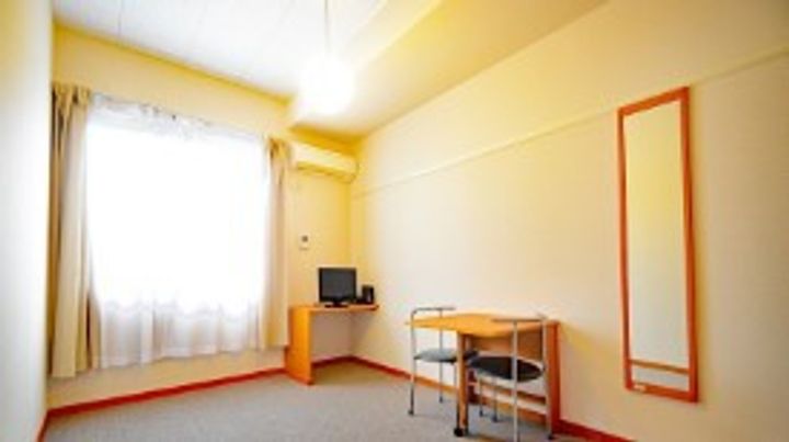 レオパレスチェリーの居間