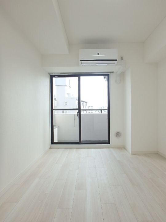 東京都北区上十条5丁目の賃貸マンションの居間