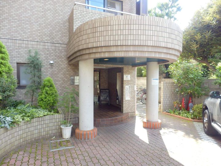 アーバン・ドヌールの外観