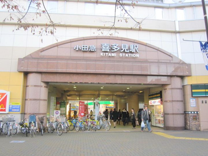 アーバン・ドヌールの周辺