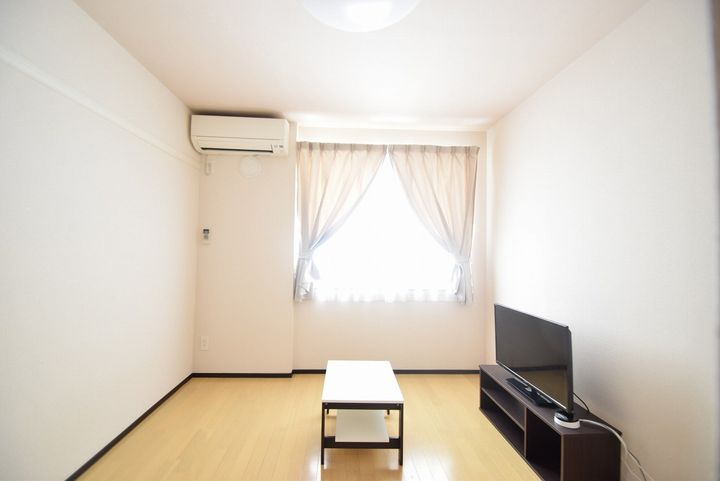 クレイノYU SETAGAYAの居間