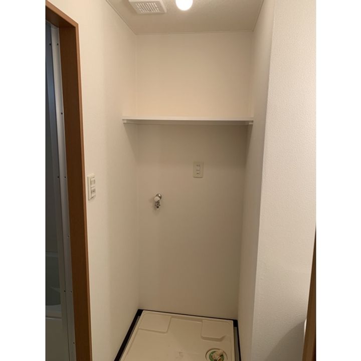 東京都小金井市東町1丁目の賃貸アパートの玄関