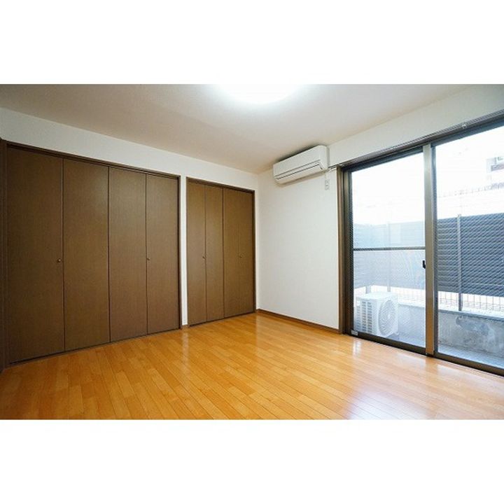 東京都豊島区池袋本町2丁目の賃貸マンションの居間