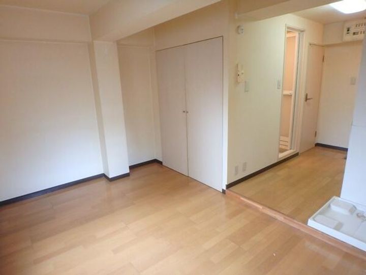 東京都練馬区桜台1丁目の賃貸マンションの居間