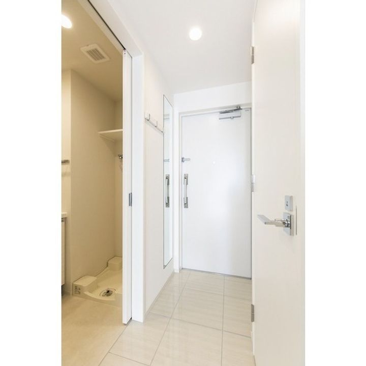 コンフォリア西荻窪の玄関