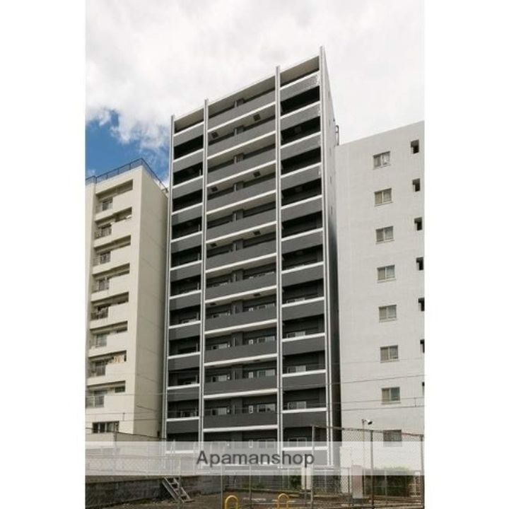 東京都渋谷区幡ヶ谷1丁目の賃貸マンションの外観