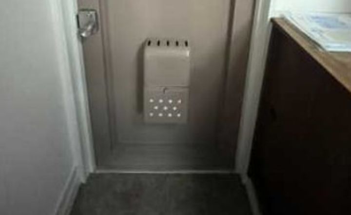 東京都世田谷区太子堂4丁目の賃貸アパートの玄関