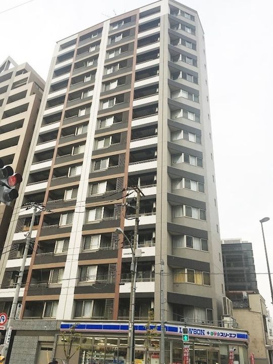 ドゥーエ両国の外観