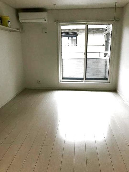 東京都荒川区東日暮里1丁目の賃貸アパートの居間